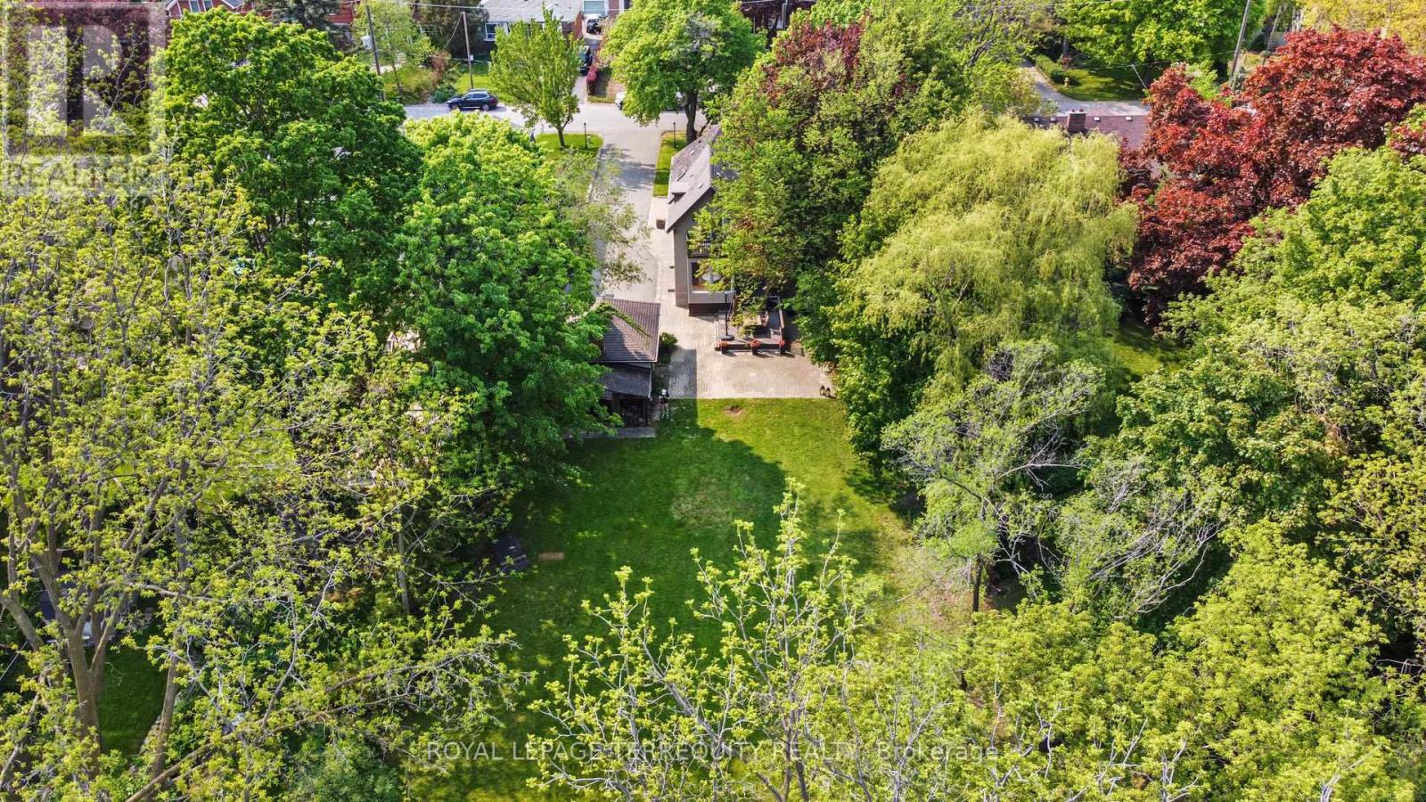 65 Burnhamthorpe Crescent, Toronto, Ontario  M9A 1G6 - Photo 42 - W12936294