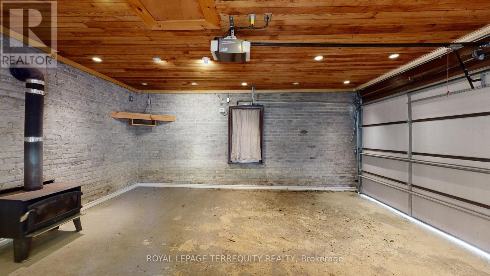 65 Burnhamthorpe Crescent, Toronto, Ontario  M9A 1G6 - Photo 6 - W12936294