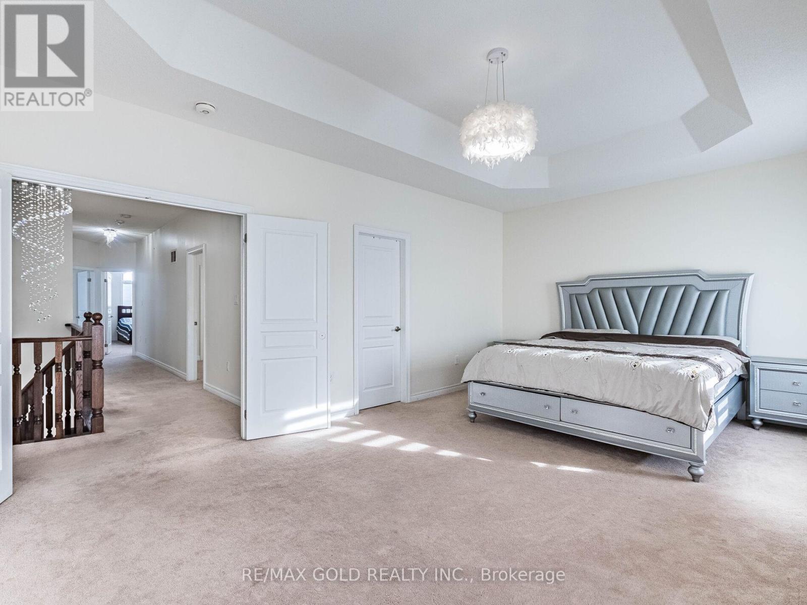 520 Veterans Drive, Brampton, Ontario  L7A 5A7 - Photo 22 - W12936304