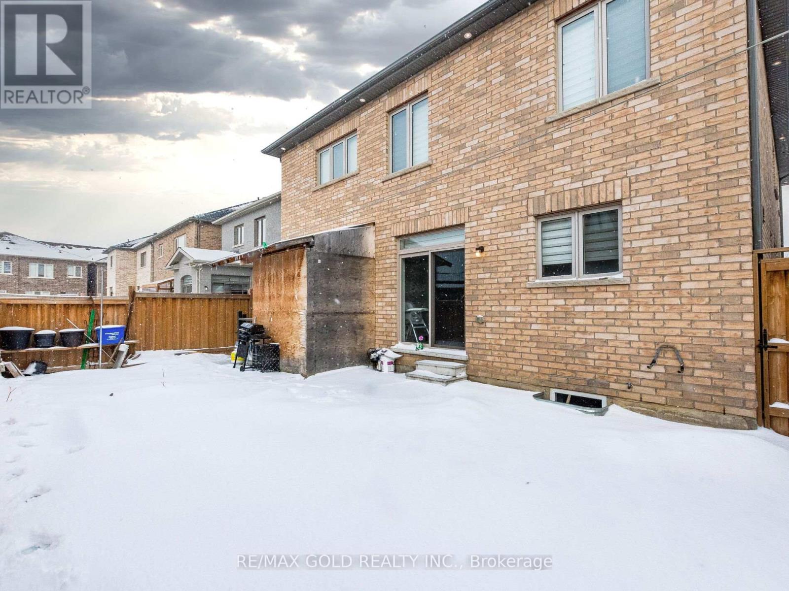 520 Veterans Drive, Brampton, Ontario  L7A 5A7 - Photo 44 - W12936304