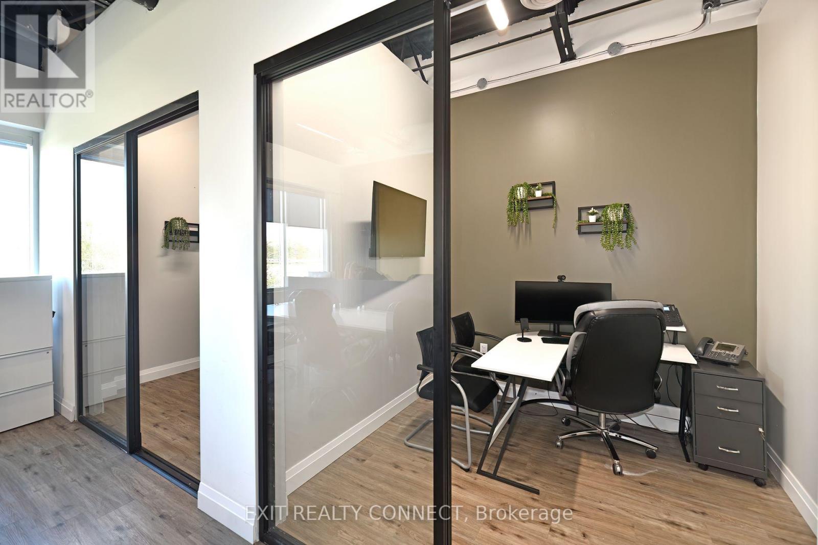 209 - 3485 Rebecca Street, Oakville, Ontario  L6L 6X9 - Photo 10 - W12936332