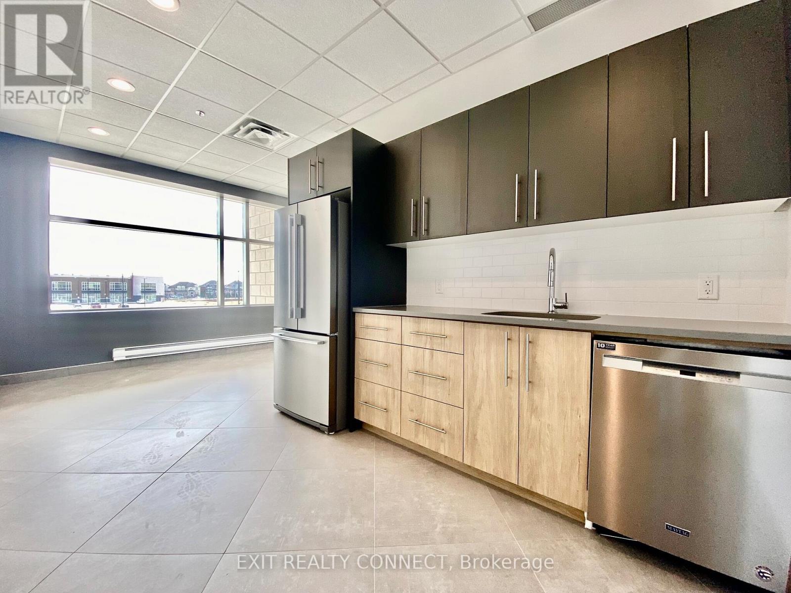 209 - 3485 Rebecca Street, Oakville, Ontario  L6L 6X9 - Photo 16 - W12936332