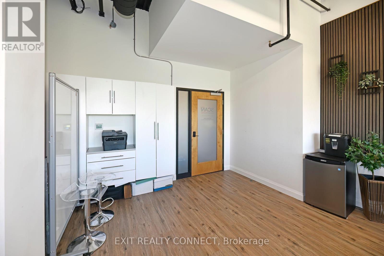 209 - 3485 Rebecca Street, Oakville, Ontario  L6L 6X9 - Photo 6 - W12936332