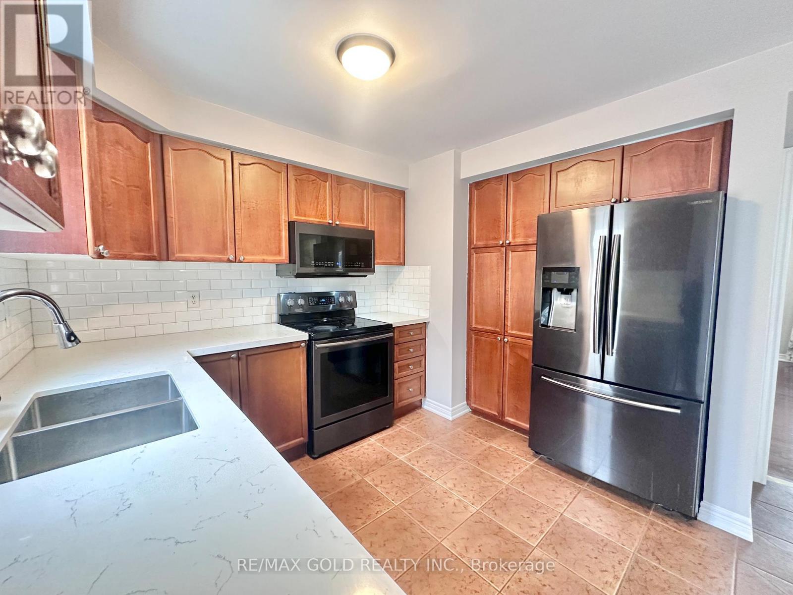 15 - 2361 Parkhaven Boulevard, Oakville, Ontario  L6H 7S7 - Photo 10 - W12936340