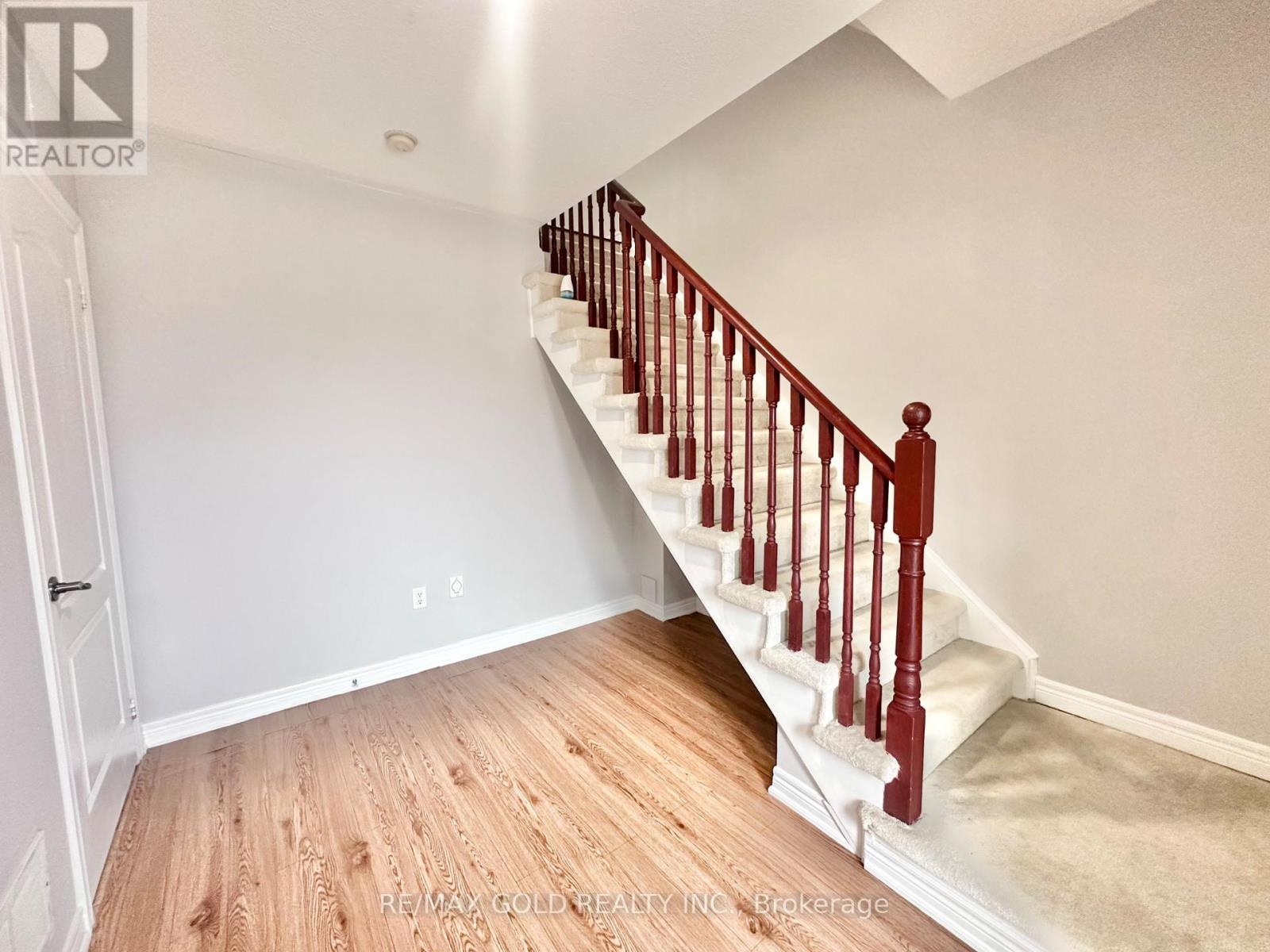 15 - 2361 Parkhaven Boulevard, Oakville, Ontario  L6H 7S7 - Photo 2 - W12936340