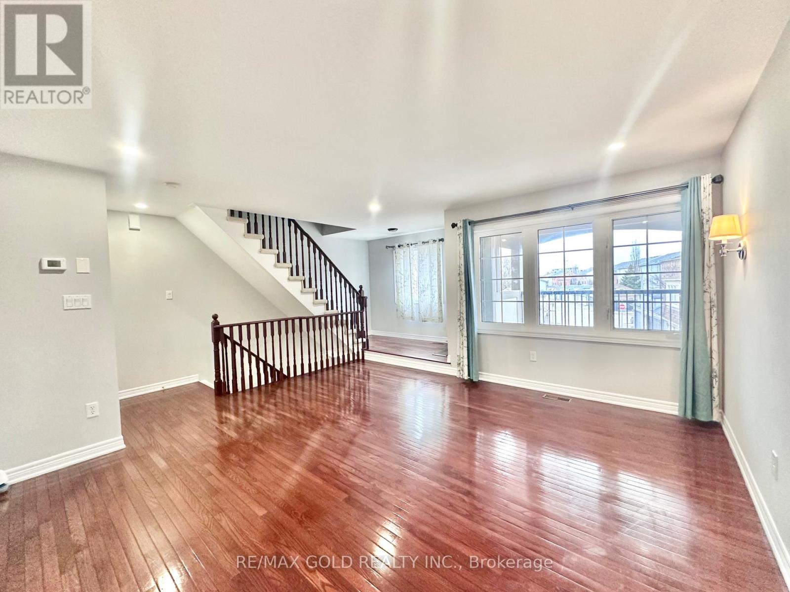 15 - 2361 Parkhaven Boulevard, Oakville, Ontario  L6H 7S7 - Photo 7 - W12936340