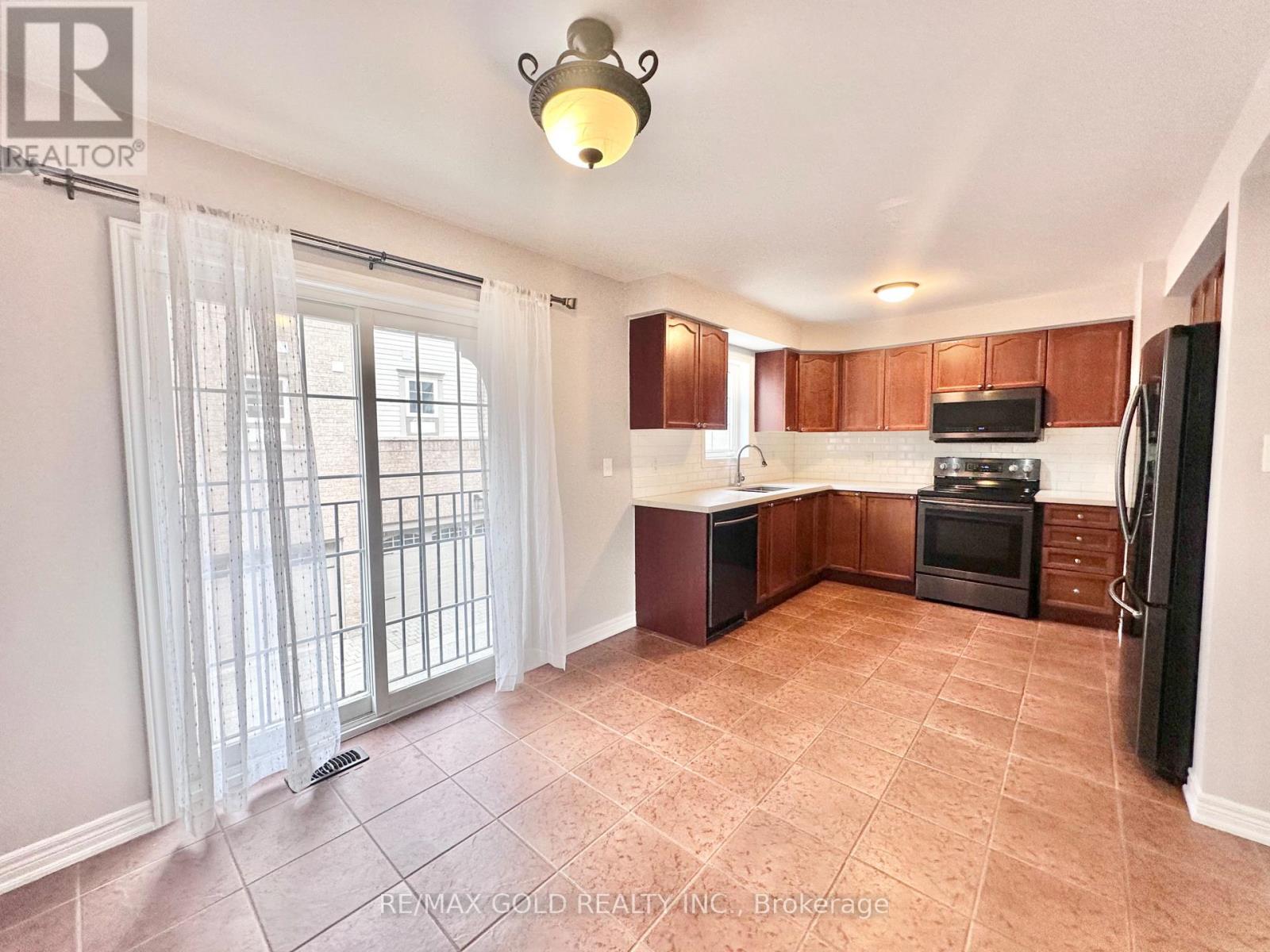 15 - 2361 Parkhaven Boulevard, Oakville, Ontario  L6H 7S7 - Photo 9 - W12936340