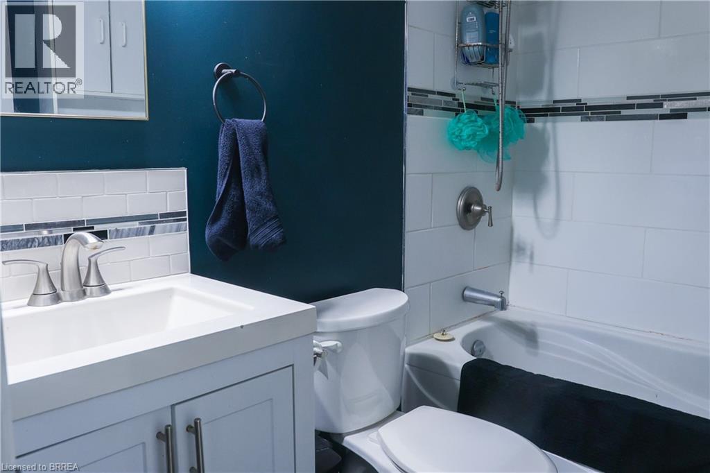 2 Robroy Court, Brantford, Ontario  N3R 3E3 - Photo 6 - 40815123