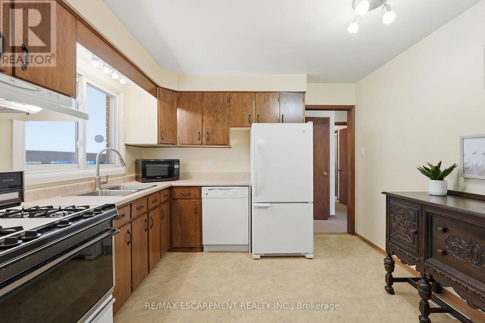 54 Nelson Street, Hamilton, Ontario  L0R 2H0 - Photo 17 - X12936126