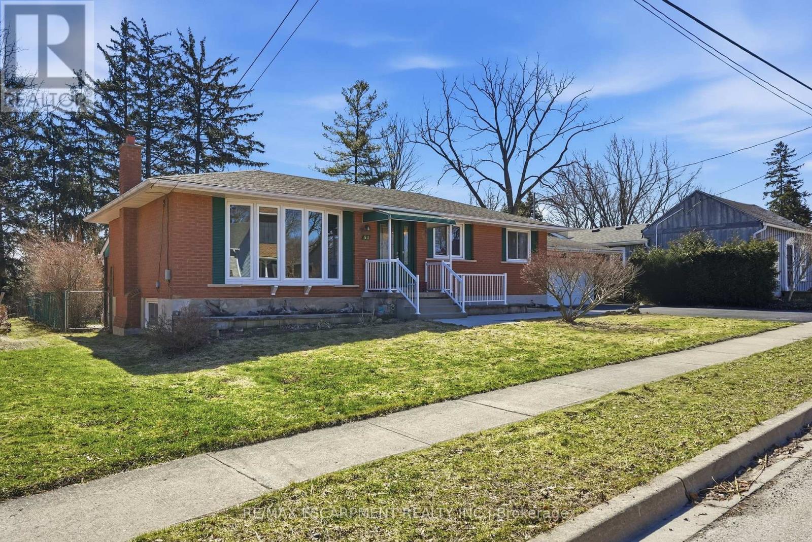 54 Nelson Street, Hamilton, Ontario  L0R 2H0 - Photo 2 - X12936126