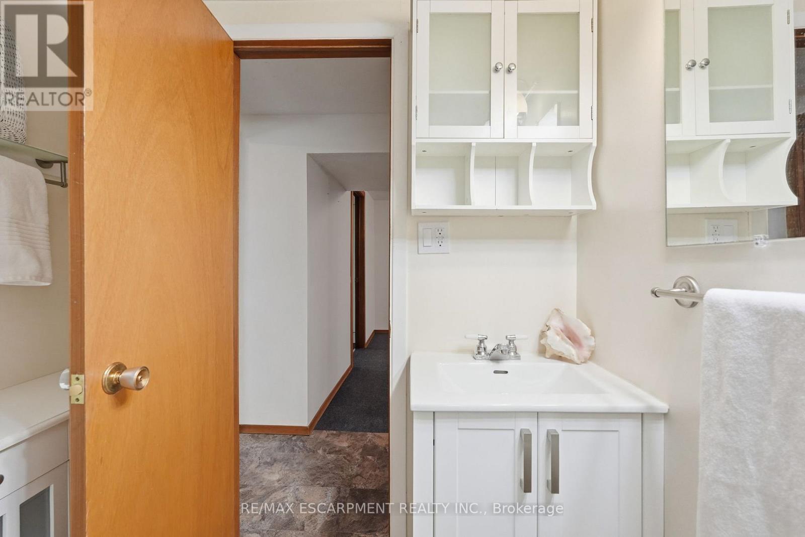 54 Nelson Street, Hamilton, Ontario  L0R 2H0 - Photo 34 - X12936126