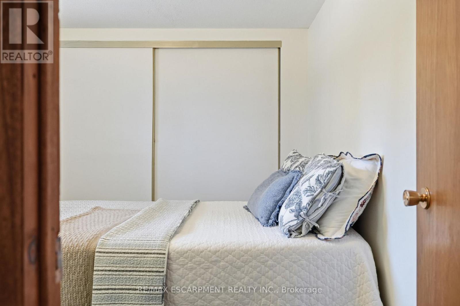 54 Nelson Street, Hamilton, Ontario  L0R 2H0 - Photo 37 - X12936126