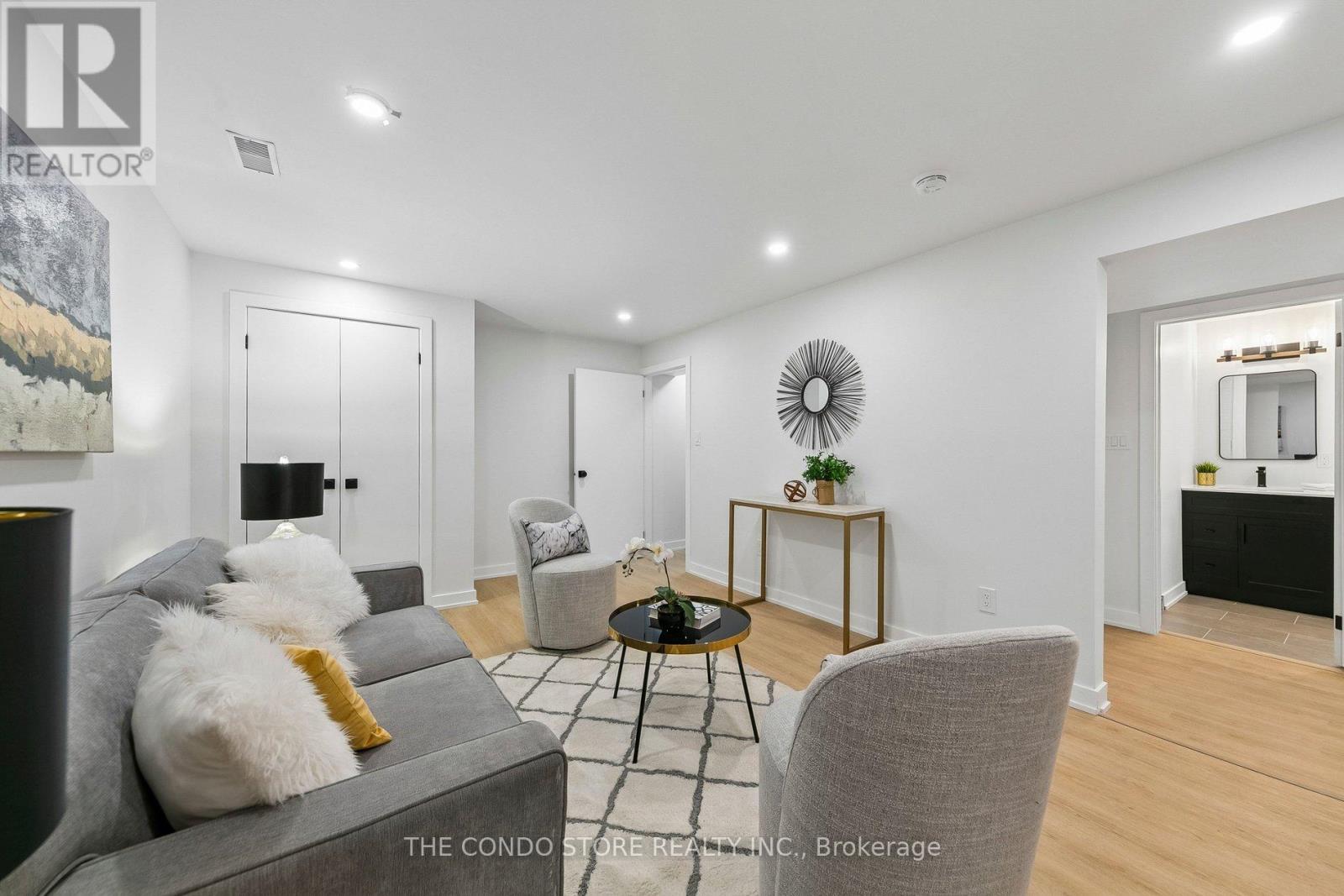 15 Colonial Court, Hamilton, Ontario  L8K 4H2 - Photo 21 - X12936252