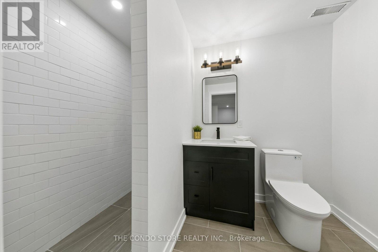 15 Colonial Court, Hamilton, Ontario  L8K 4H2 - Photo 25 - X12936252