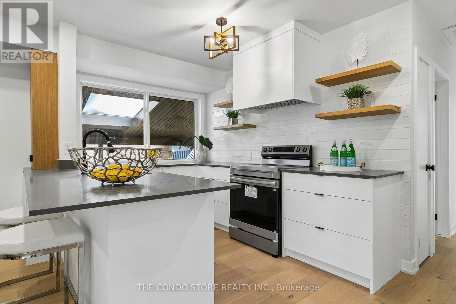 15 Colonial Court, Hamilton, Ontario  L8K 4H2 - Photo 8 - X12936252