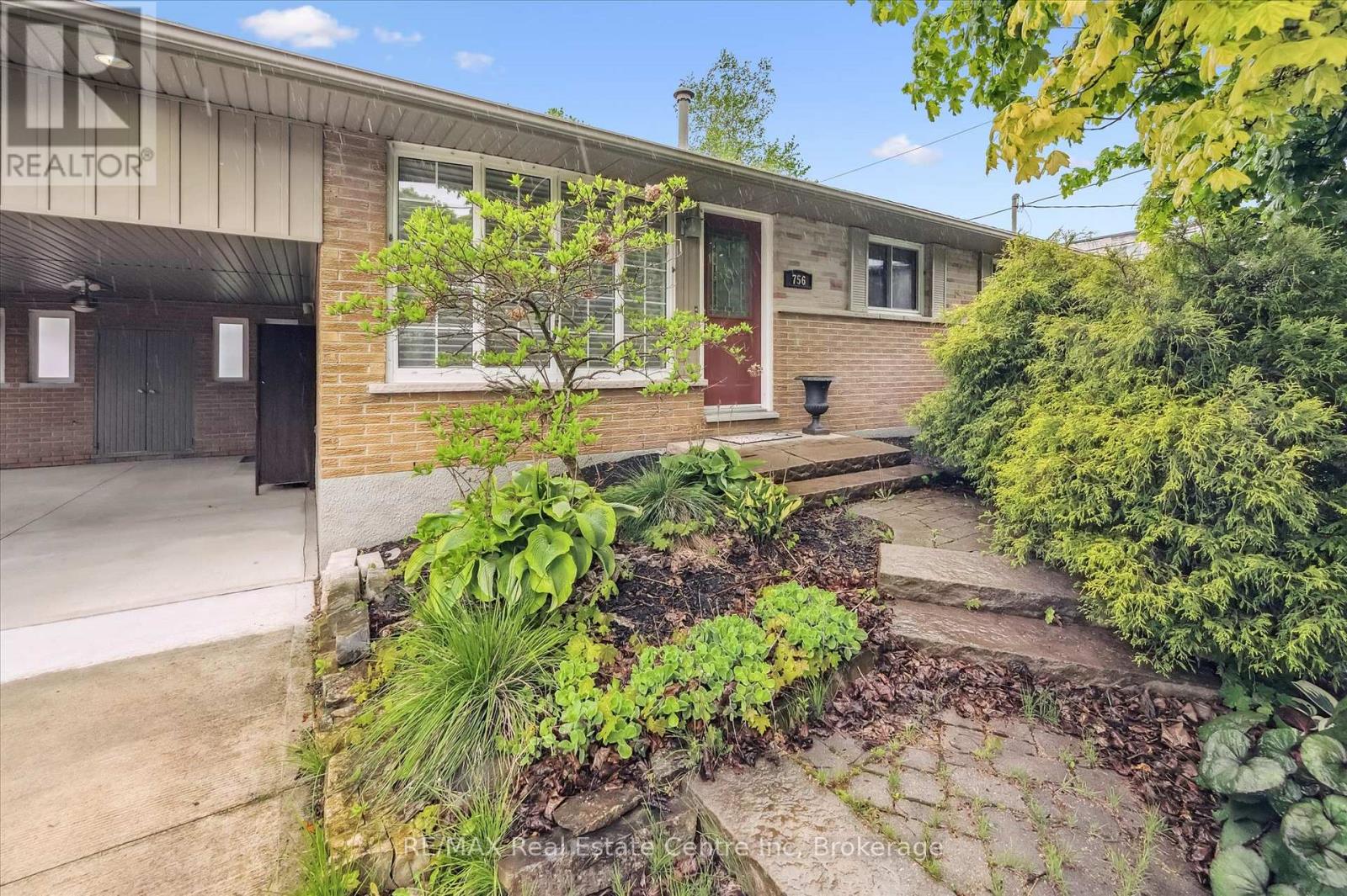 756 Cambridge Street, Woodstock, Ontario  N4S 4V6 - Photo 2 - X12936314