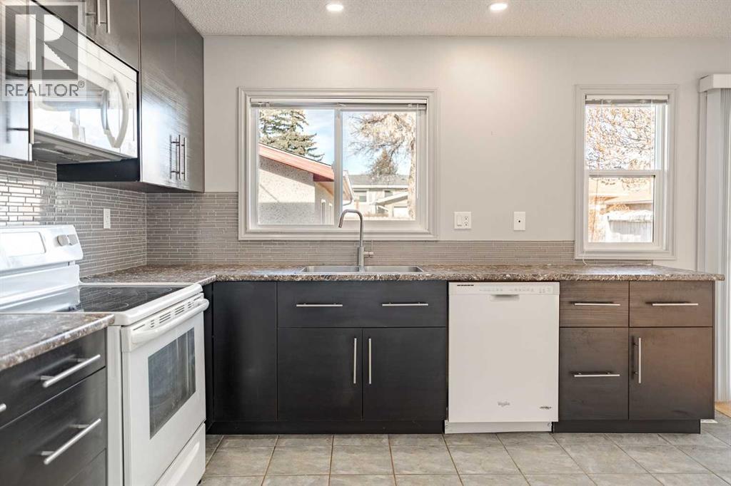 4707 Brockington Road Nw, Calgary, Alberta  T2L 1R5 - Photo 10 - A2294635