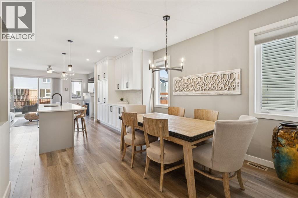 196 Emberside Hollow, Cochrane, Alberta  T4C 2A3 - Photo 4 - A2295300