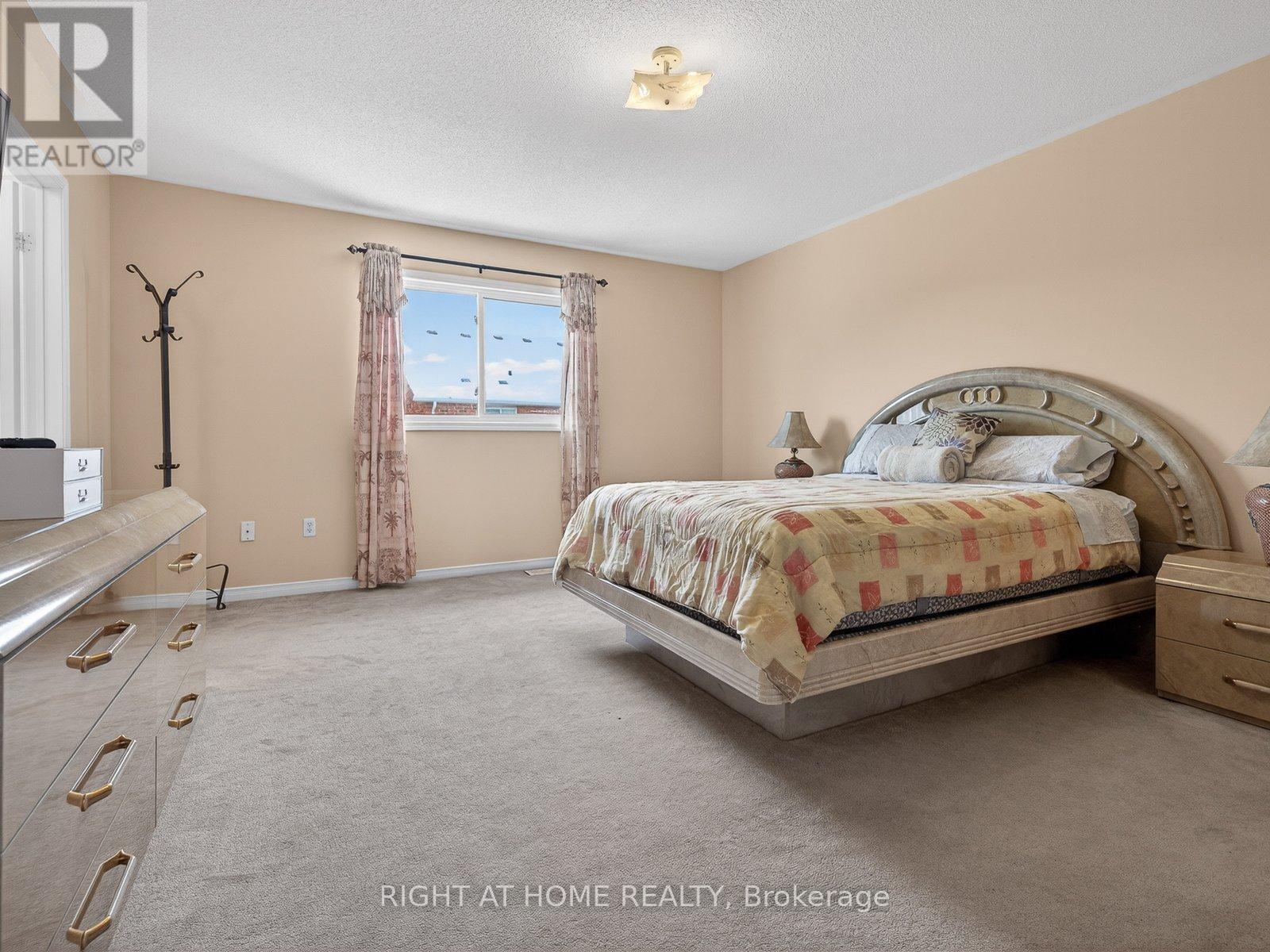 349 Wood Duck Lane, Newmarket, Ontario  L3X 2X8 - Photo 17 - N12781668