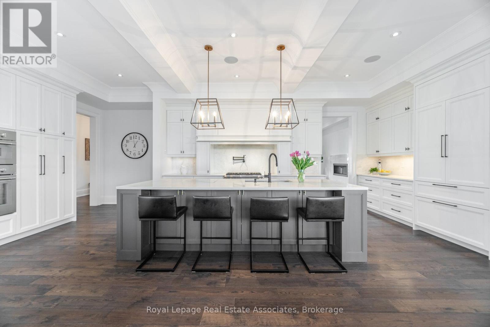 157 Dianne Avenue, Oakville, Ontario  L6J 4G8 - Photo 8 - W12760834