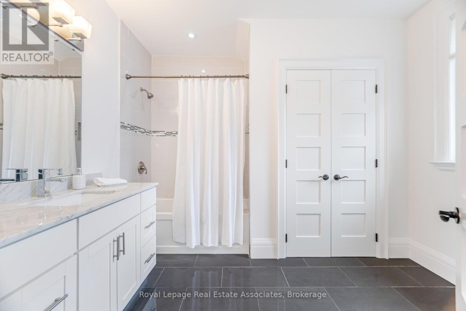 157 Dianne Avenue, Oakville, Ontario  L6J 4G8 - Photo 30 - W12760834