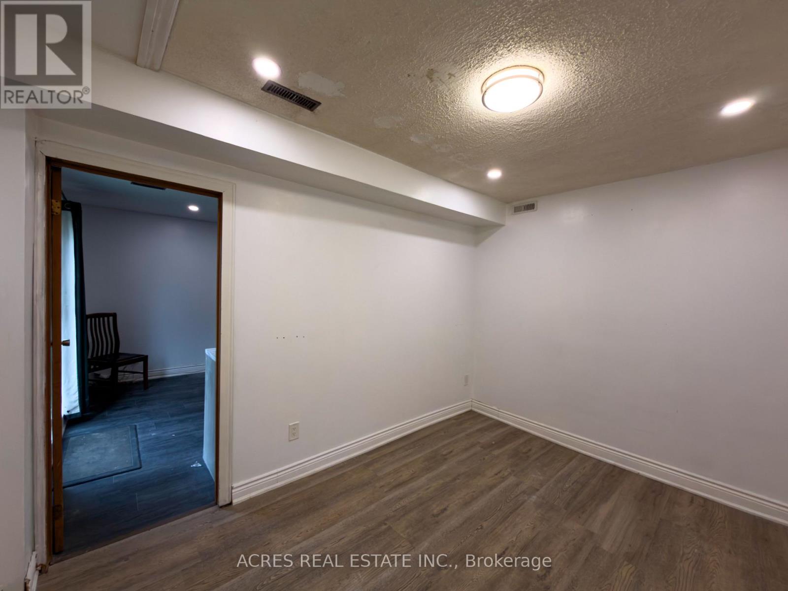 20 Gladeside Place W, Brampton, Ontario  L6S 1X3 - Photo 12 - W12934940