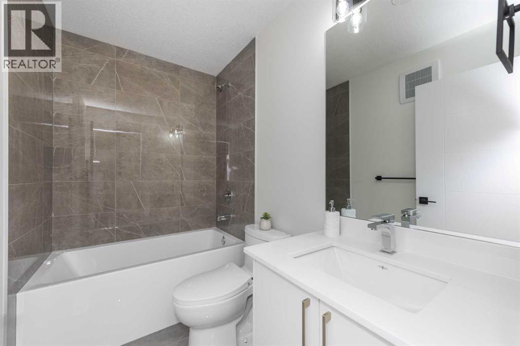 108 Heritage Manor, Cochrane, Alberta  T4C 3K8 - Photo 30 - A2290928