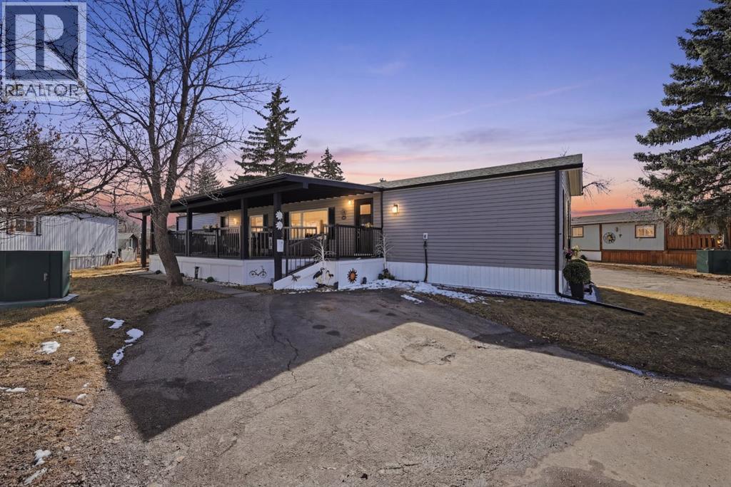 342 Burroughs Circle Ne, Calgary, Alberta  T1Y 6K3 - Photo 2 - A2296130