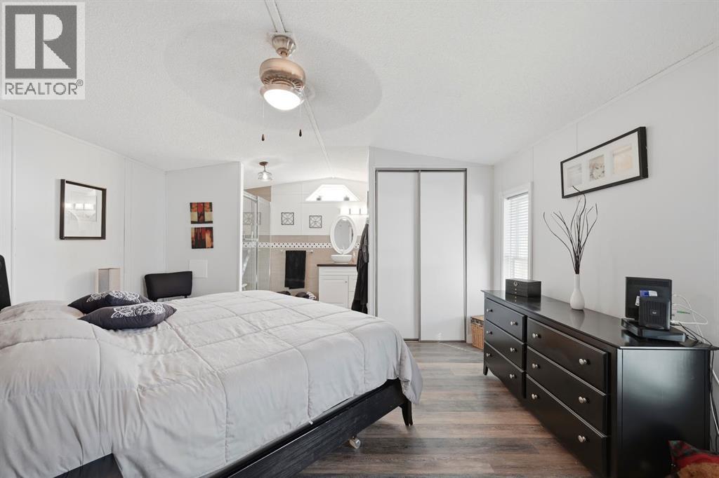 342 Burroughs Circle Ne, Calgary, Alberta  T1Y 6K3 - Photo 21 - A2296130