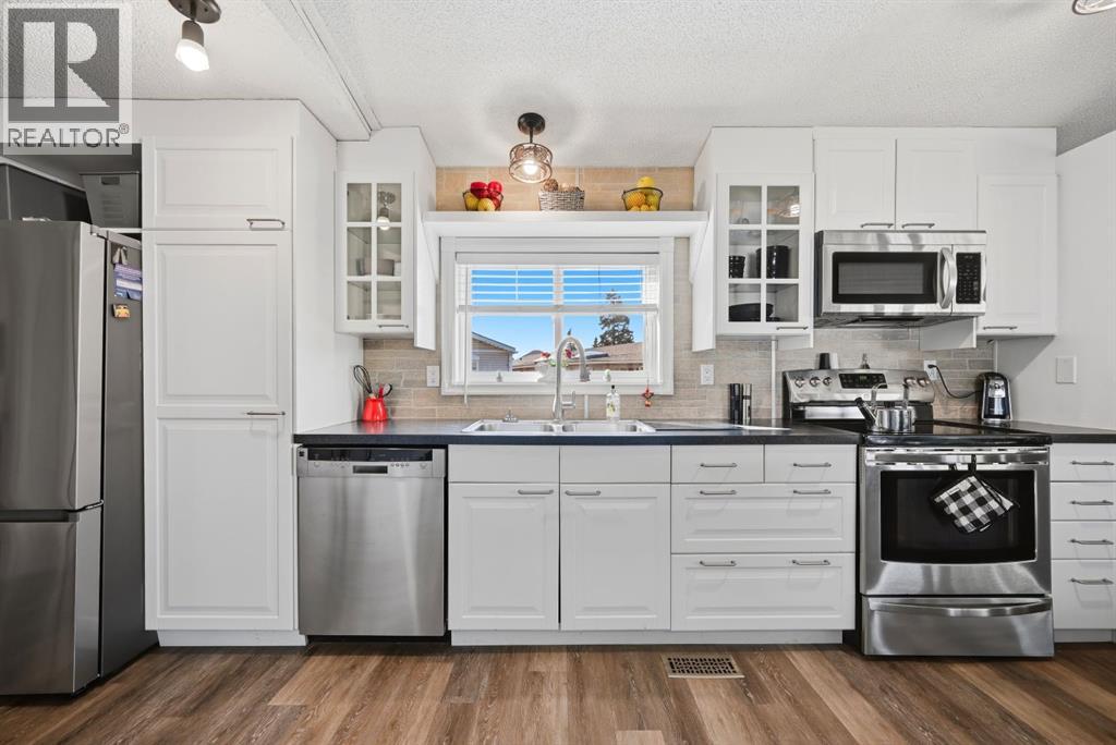 342 Burroughs Circle Ne, Calgary, Alberta  T1Y 6K3 - Photo 18 - A2296130