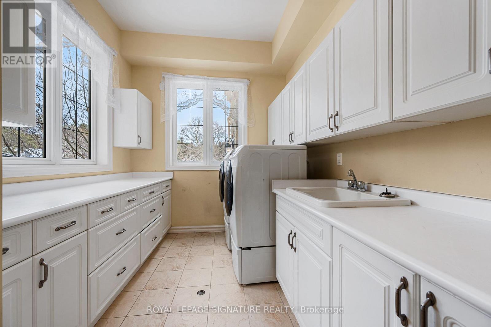 8 Elia Drive, Whitchurch-Stouffville, Ontario  L4A 7X5 - Photo 15 - N12890928