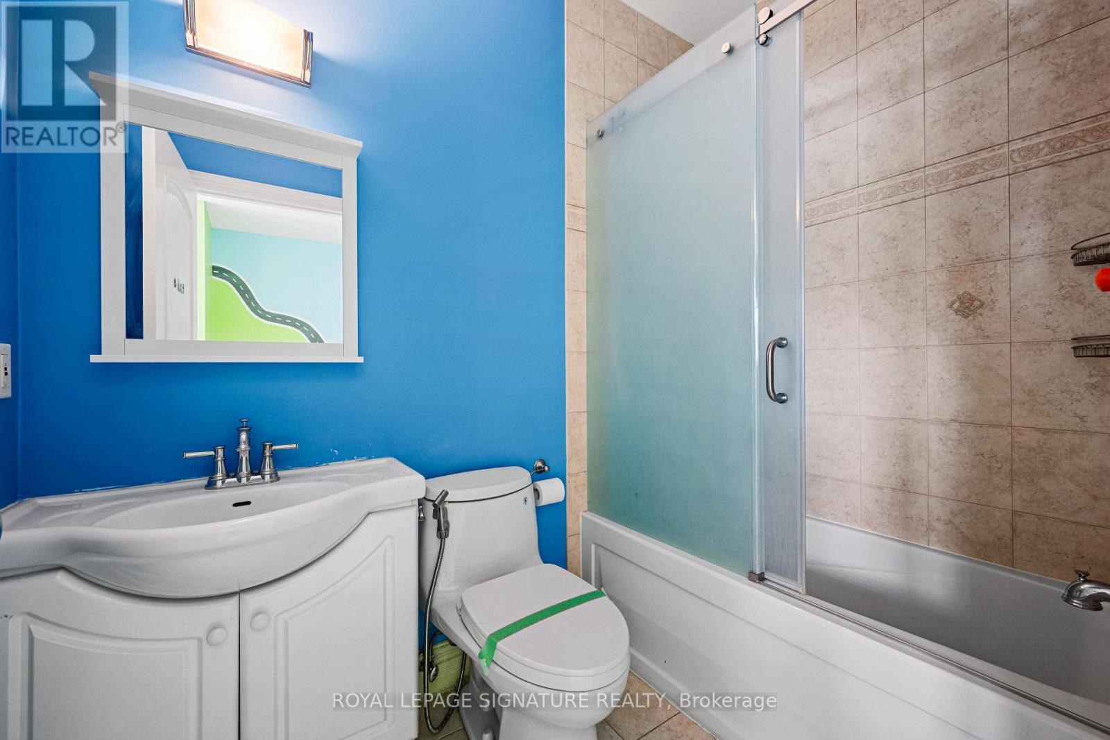 8 Elia Drive, Whitchurch-Stouffville, Ontario  L4A 7X5 - Photo 23 - N12890928