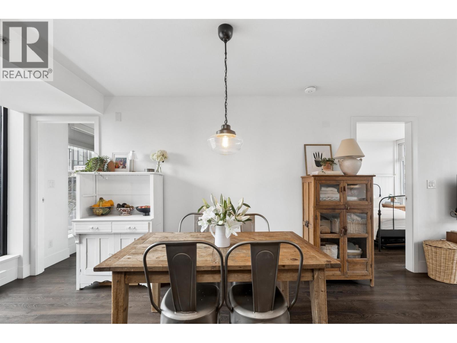 303 150 W 15th Street, North Vancouver, British Columbia  V7M 1R5 - Photo 11 - R3104755