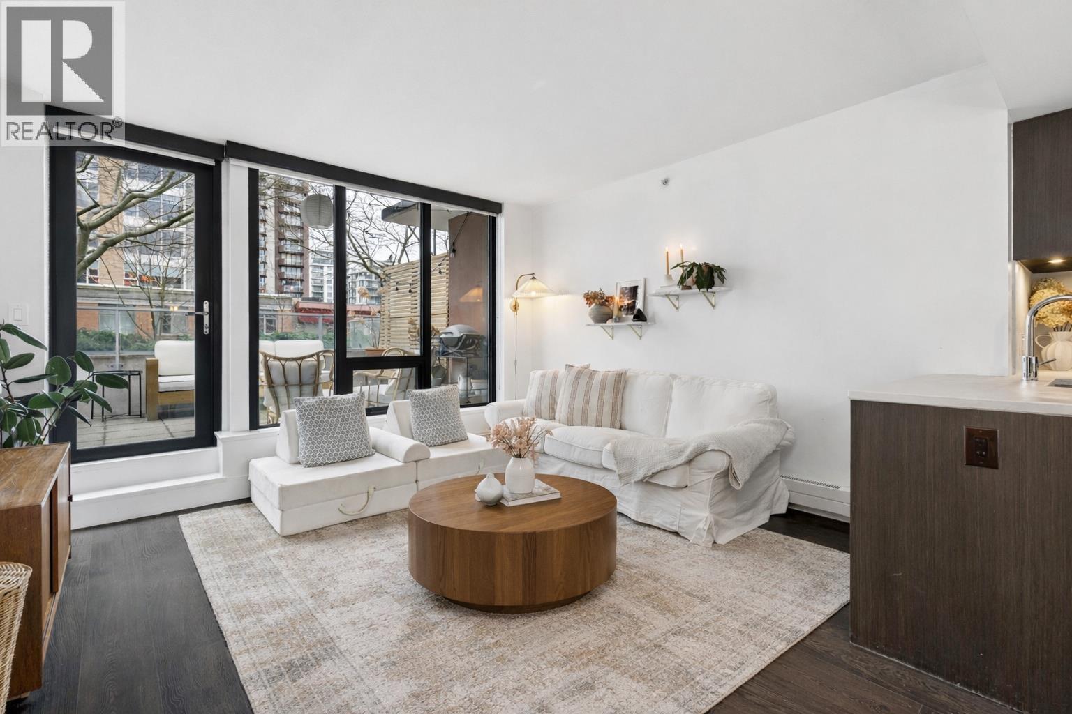 303 150 W 15th Street, North Vancouver, British Columbia  V7M 1R5 - Photo 14 - R3104755