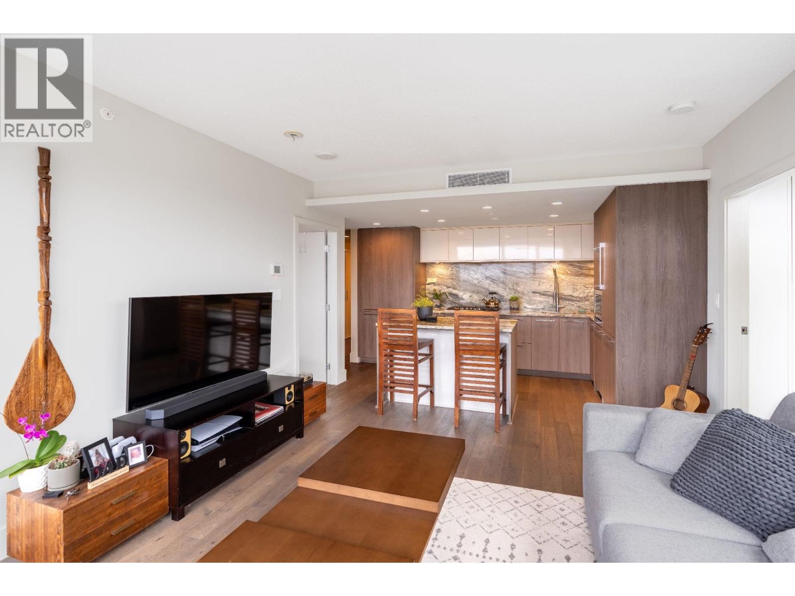 1702 680 Seylynn Crescent, North Vancouver, British Columbia  V7J 0B5 - Photo 6 - R3104760