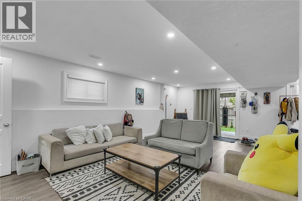 956 Banffshire Court, Kitchener, Ontario  N2R 1W8 - Photo 31 - 40816216