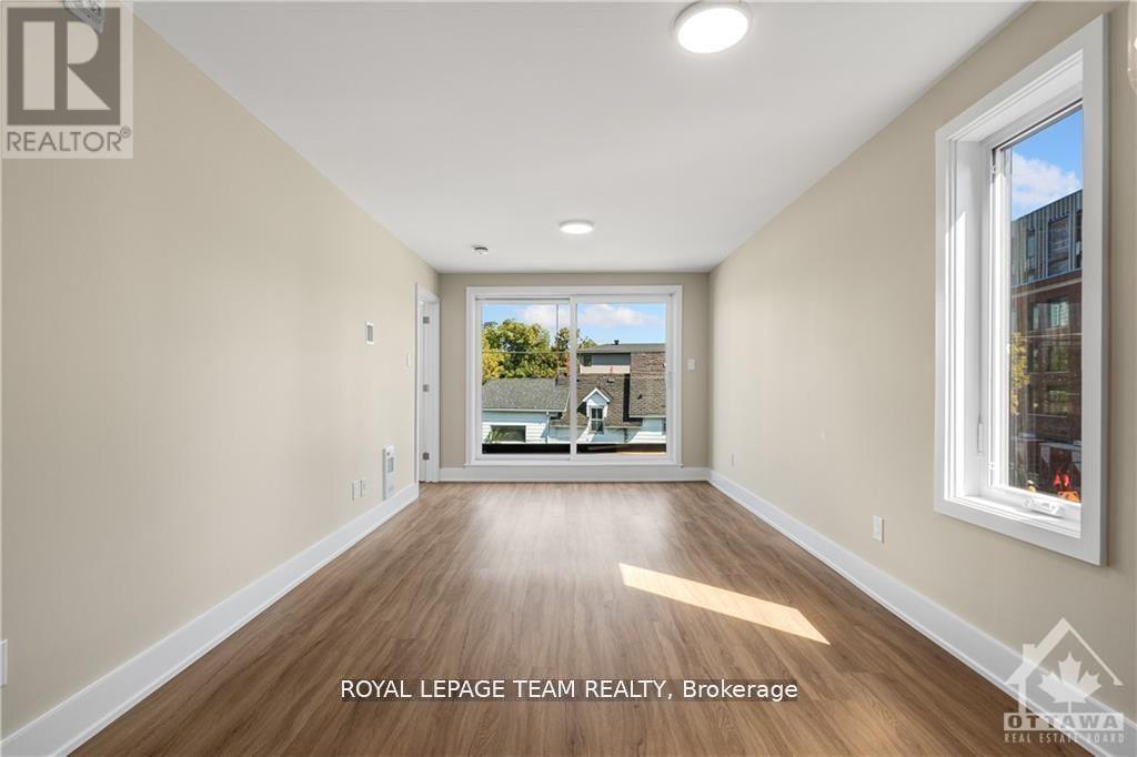 5 - 366 Winona Avenue, Ottawa, Ontario  K1Z 5H7 - Photo 4 - X12936370