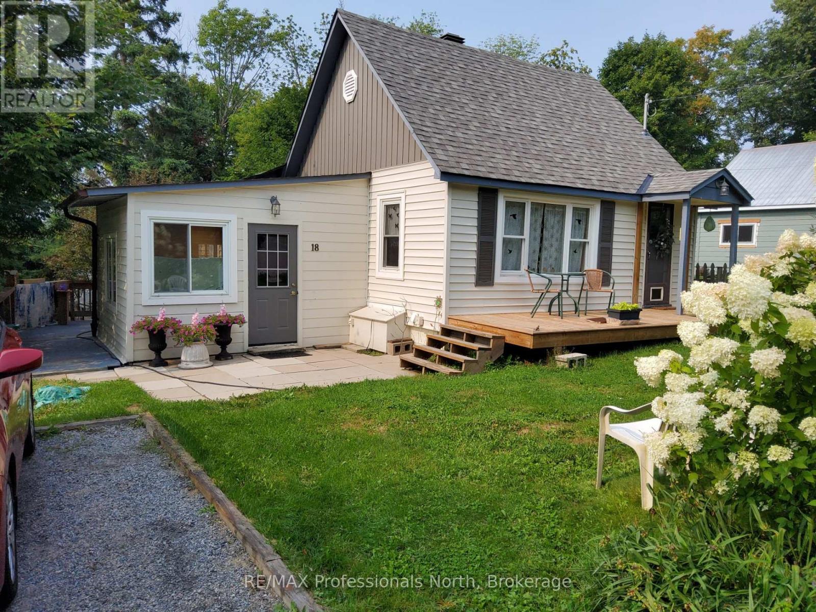 18 George Street, Huntsville, Ontario  P1H 1T9 - Photo 1 - X12936364