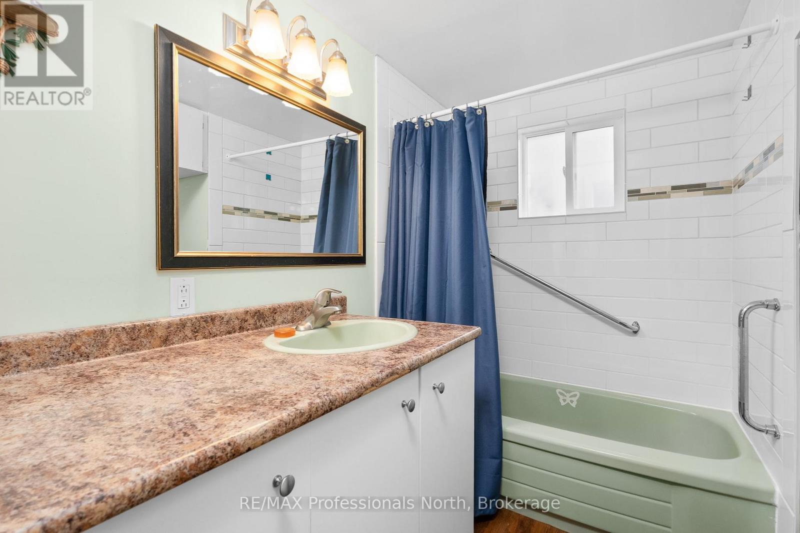 18 George Street, Huntsville, Ontario  P1H 1T9 - Photo 15 - X12936364