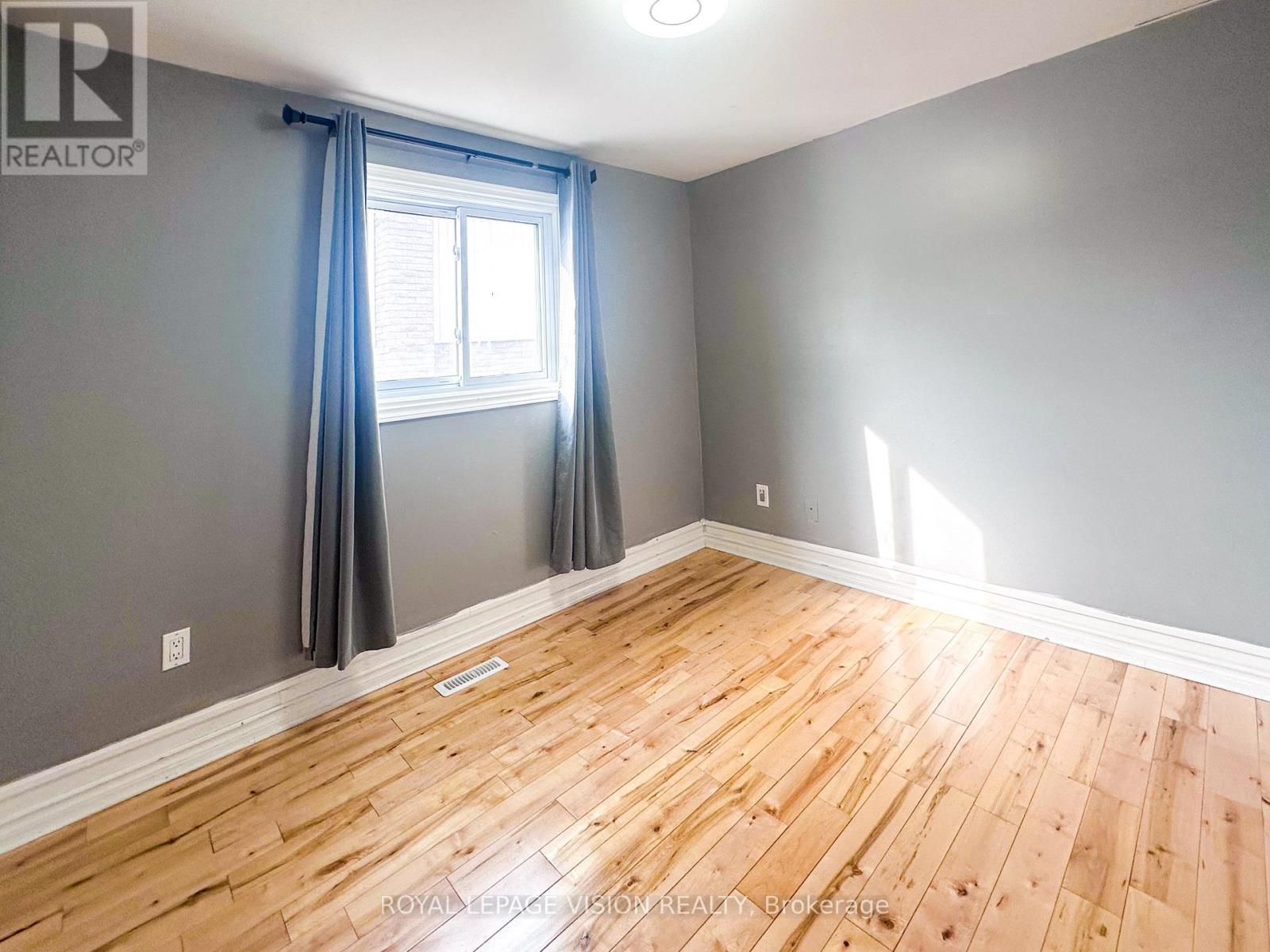 32 Goldring Drive, Whitby, Ontario  L1P 1C1 - Photo 11 - E12840432