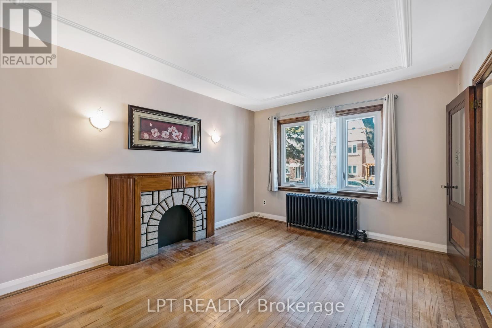 89 Highfield Road, Toronto, Ontario  M4L 2T9 - Photo 12 - E12935116