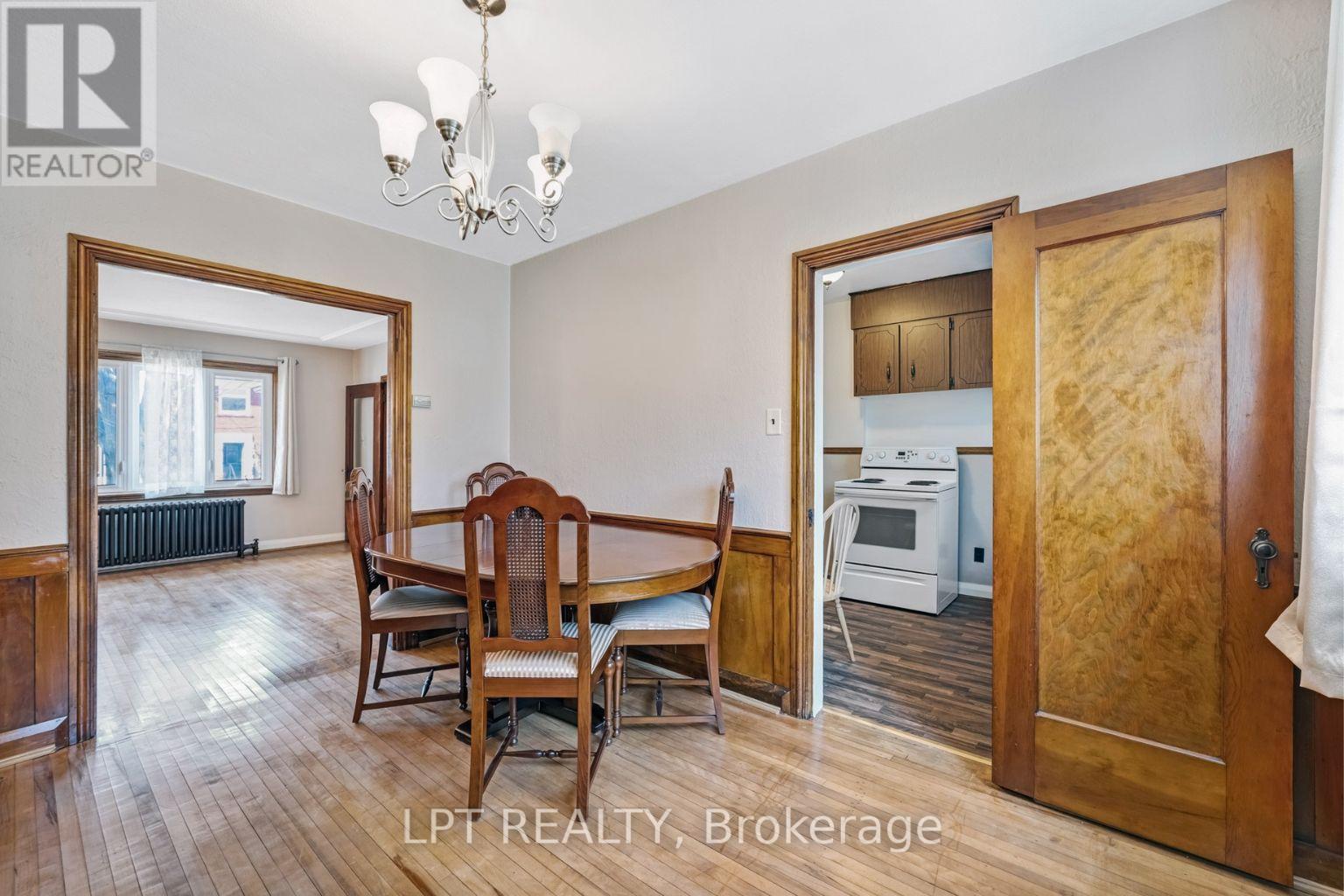 89 Highfield Road, Toronto, Ontario  M4L 2T9 - Photo 15 - E12935116