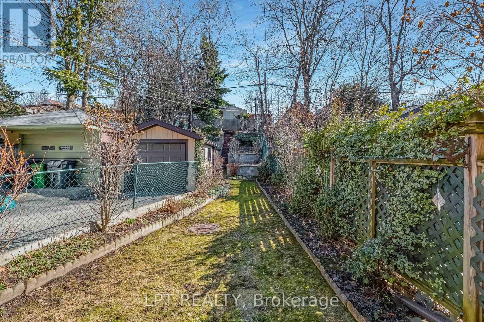 89 Highfield Road, Toronto, Ontario  M4L 2T9 - Photo 37 - E12935116
