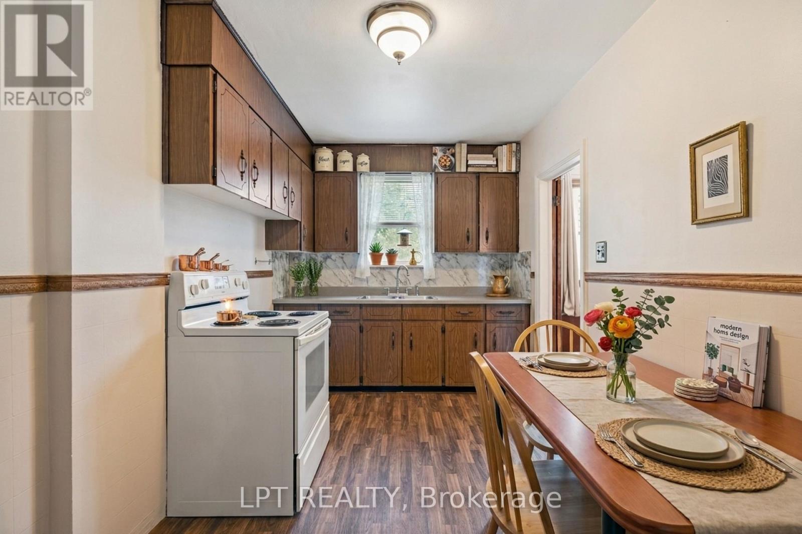 89 Highfield Road, Toronto, Ontario  M4L 2T9 - Photo 16 - E12935116