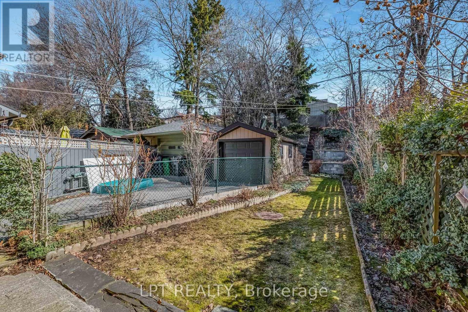 89 Highfield Road, Toronto, Ontario  M4L 2T9 - Photo 36 - E12935116