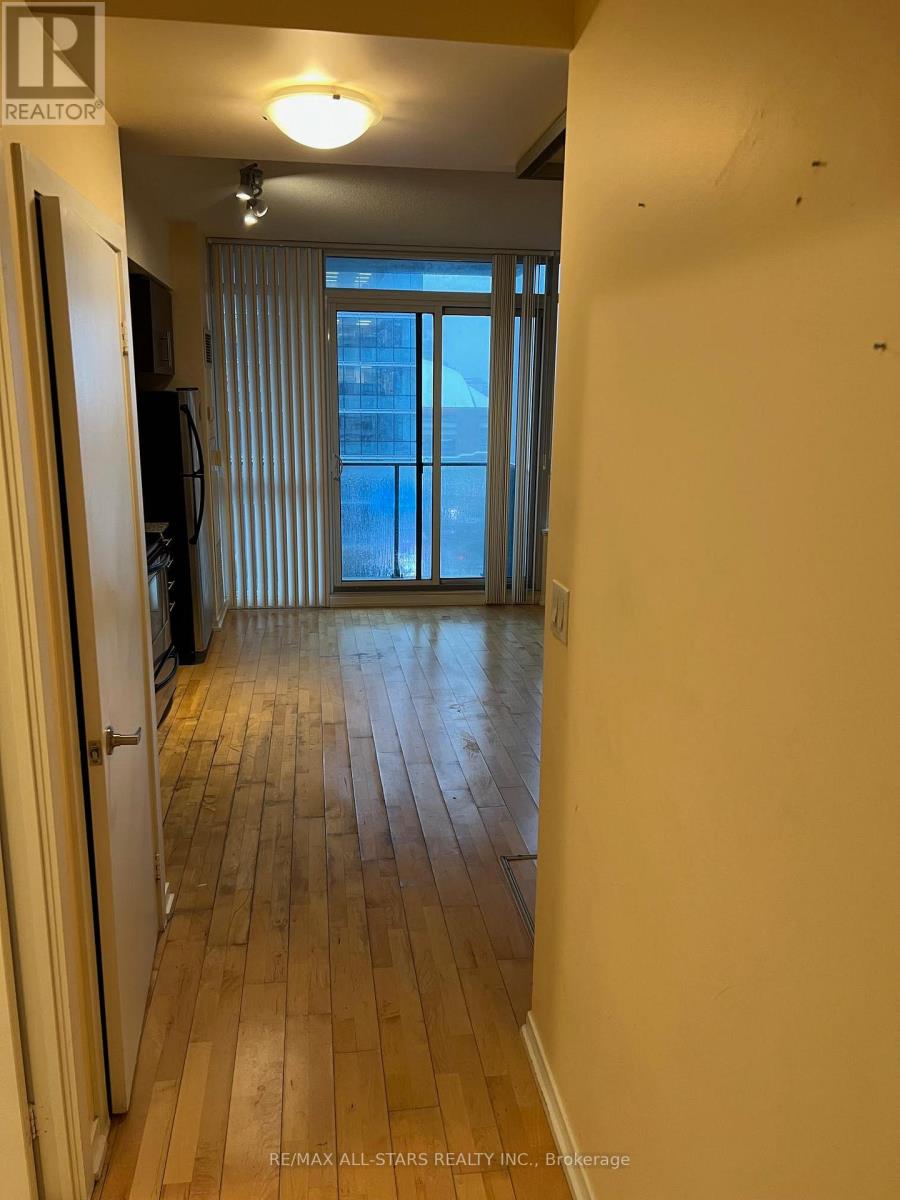 1604 - 65 Bremner Boulevard, Toronto, Ontario  M5J 0A7 - Photo 2 - C12936346