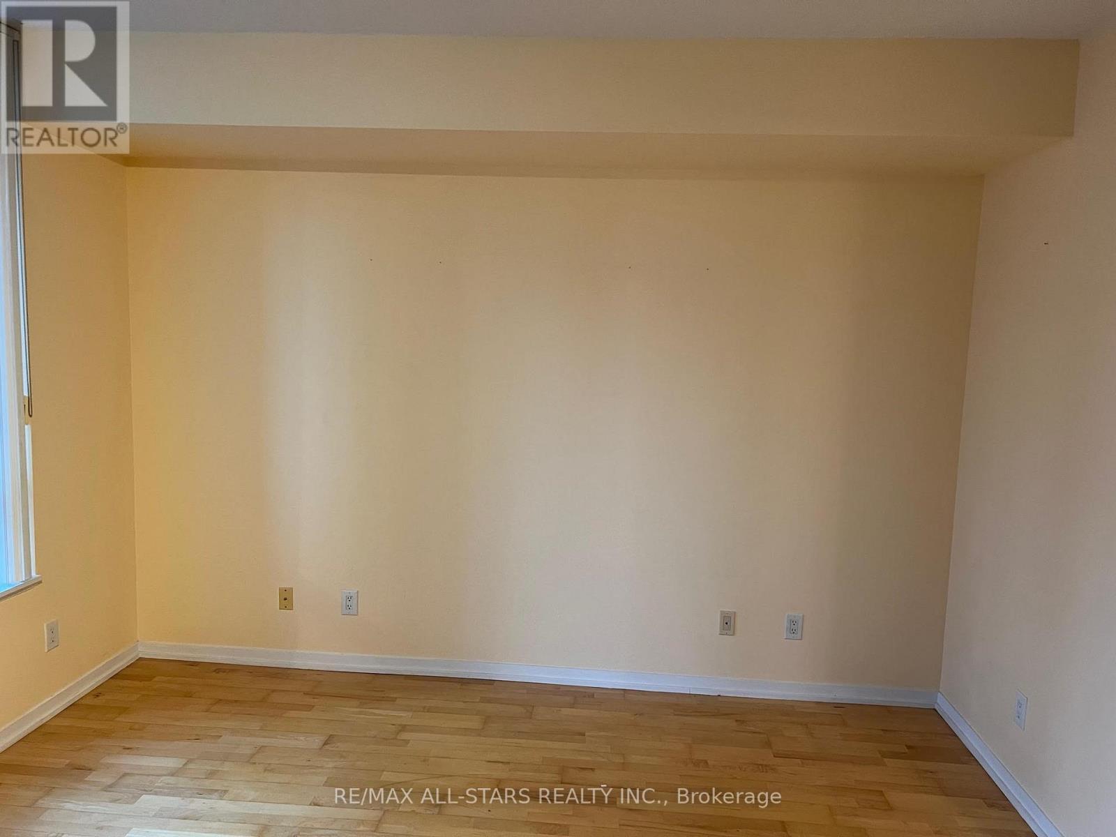 1604 - 65 Bremner Boulevard, Toronto, Ontario  M5J 0A7 - Photo 6 - C12936346