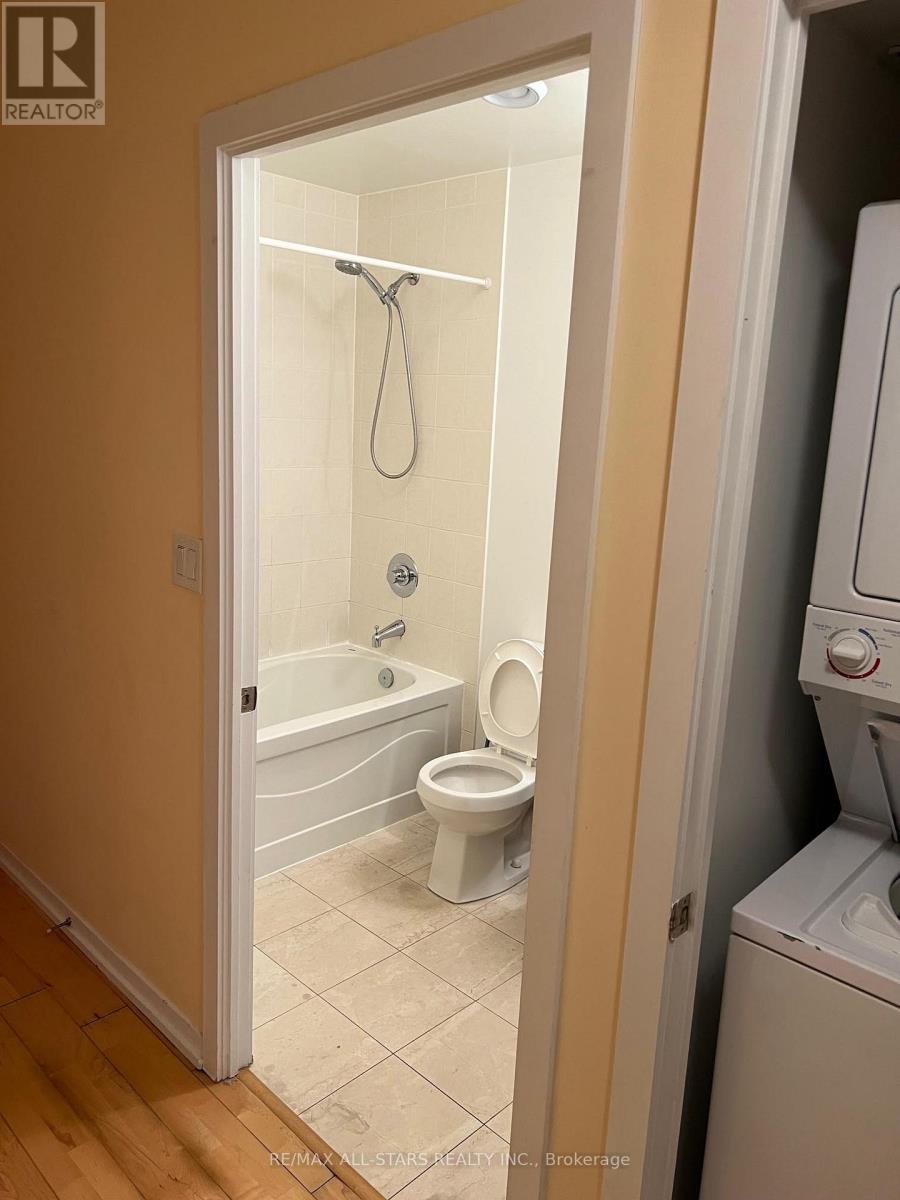 1604 - 65 Bremner Boulevard, Toronto, Ontario  M5J 0A7 - Photo 8 - C12936346