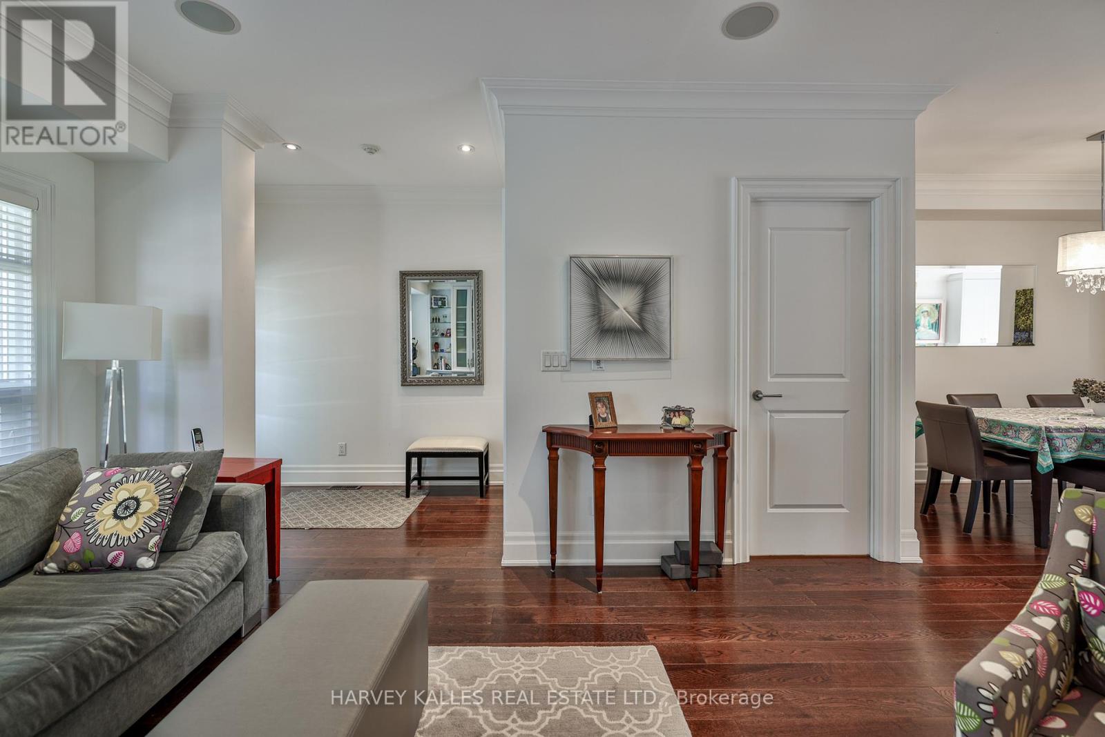 417 St Germain Avenue, Toronto, Ontario  M5M 1T7 - Photo 12 - C12936392