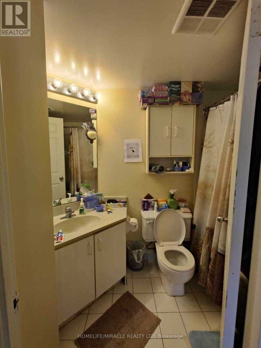 1907 - 717 Bay Street, Toronto, Ontario  M5G 2J9 - Photo 14 - C12936394